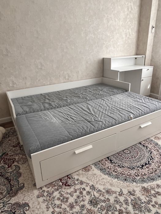 Кровать харошый.