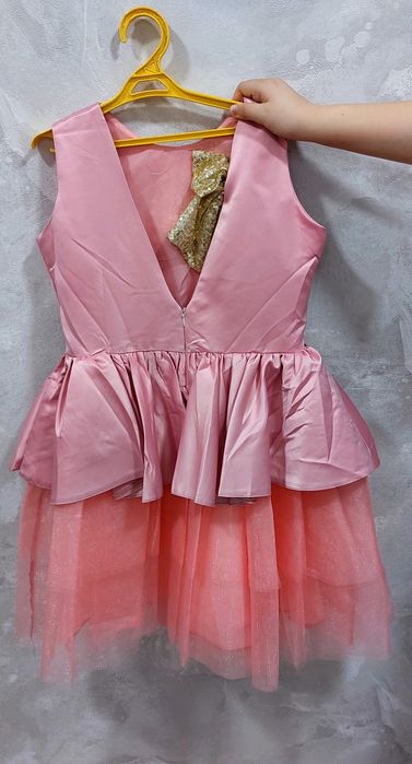 Продам платье для девочки