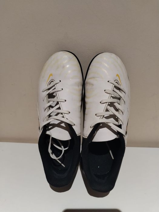 Crampoane , ghete de fotbal