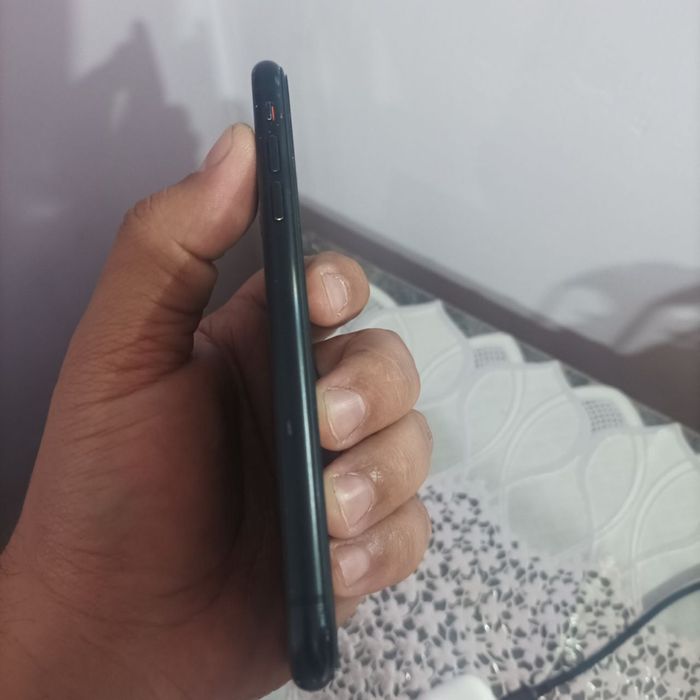 Iphone xr 64  qora