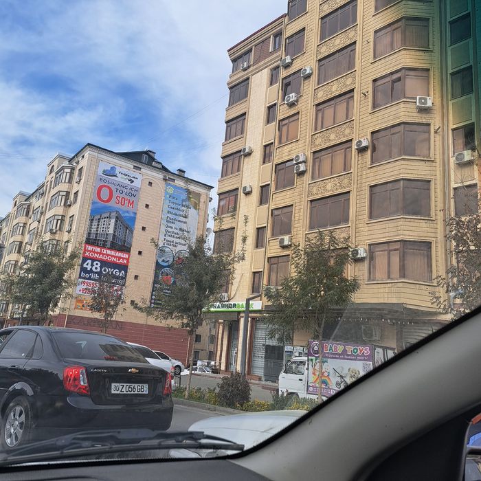 2 xonali uy ijaraga beriladi. Vakzalda joylashgan yangi navastiroyka.