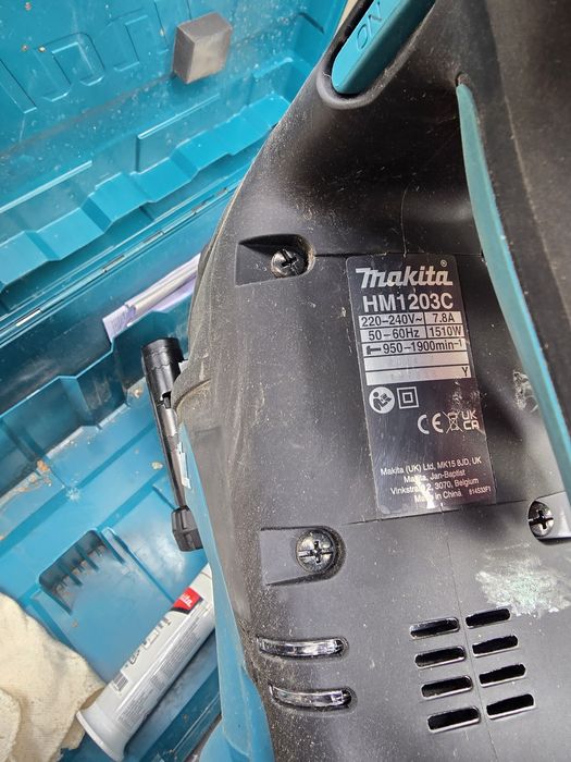 Къртач makita HM1203 C
