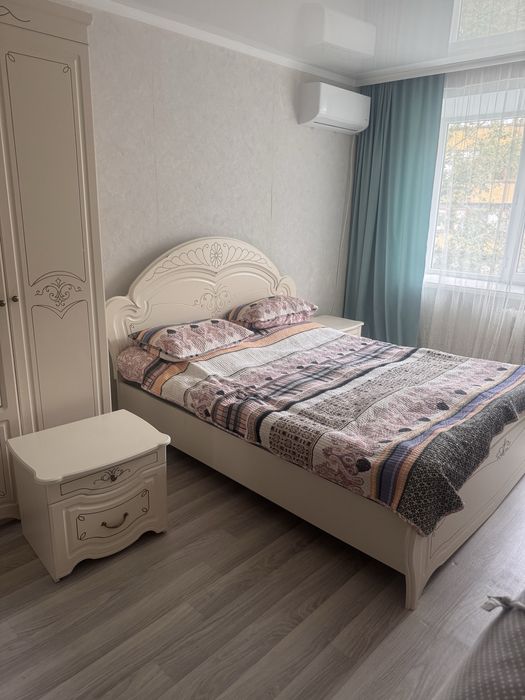 Продаю спальный гарнирур