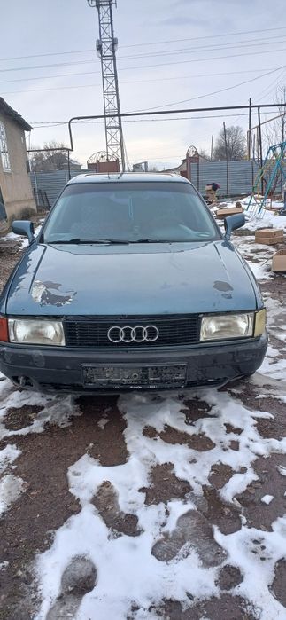 Машина AUDI 80 B3