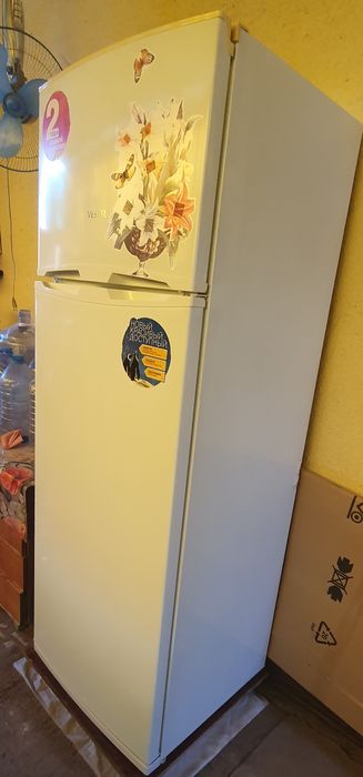 Холодильник VESTEL