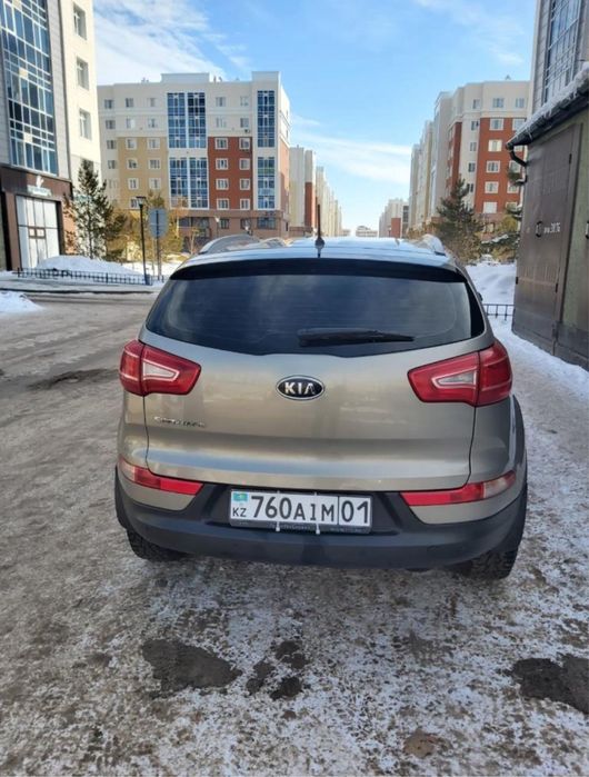 Продам машину Kia Sportage