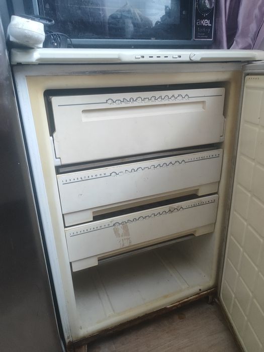 Продам морозильник