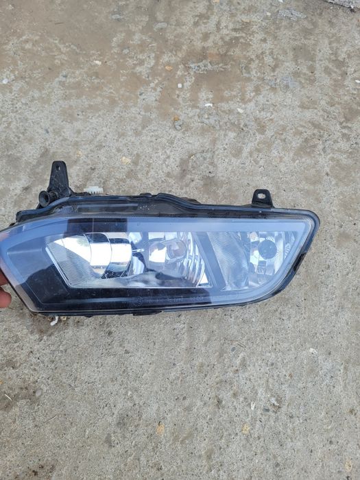 Proiector dreapta vw polo 2014