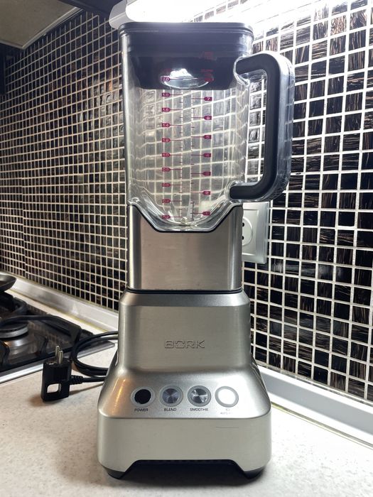 Блендер Bork B800