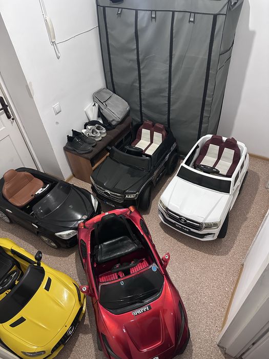 Продам детский электромобиль б/у