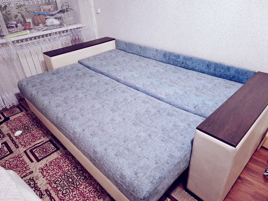 Большой диван, 240 см длинна