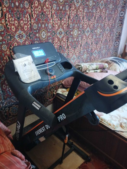 Беговая дорожка Genau Everest D900SN Pro