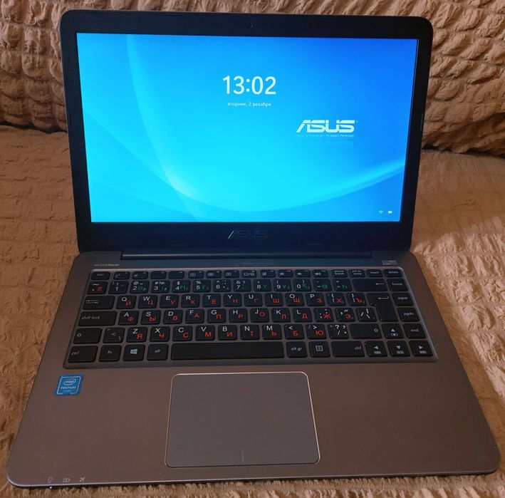 Ноутбук Asus 403S