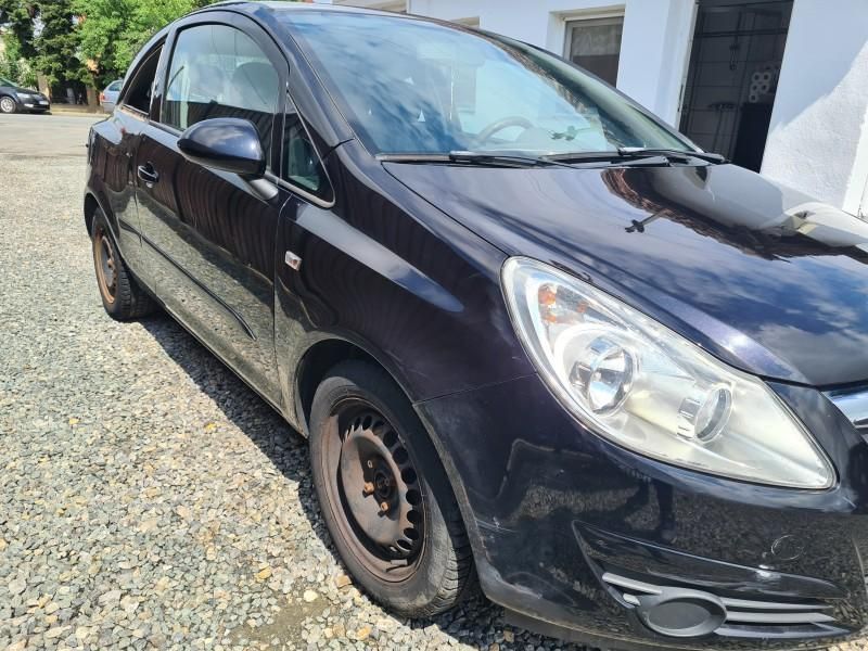 Dezmembrez Opel Corsa D