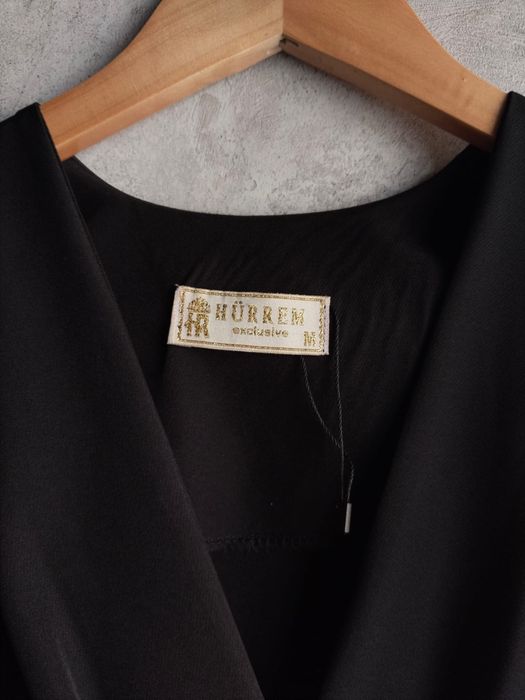 Продам элегантное черное платье