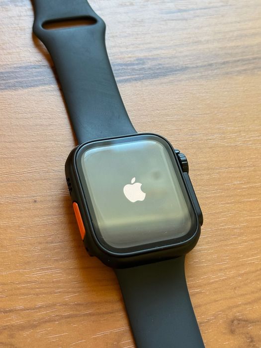 Apple Watch SE 44mm GPS - Черен, Отлично състояние + кейс