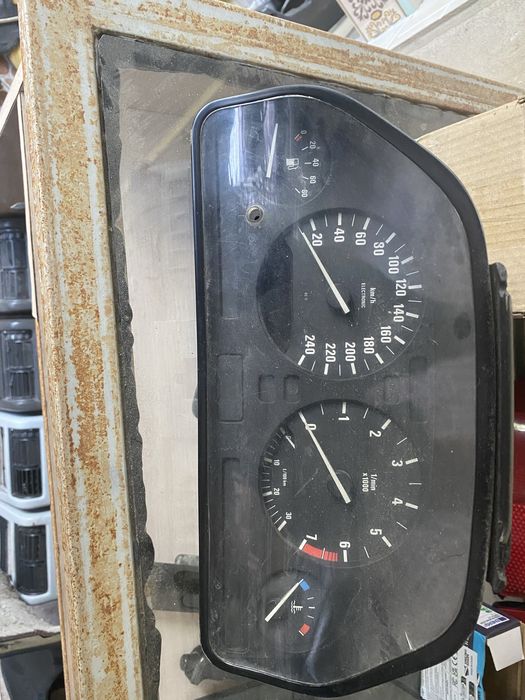 Щиток приборов бмв е 34 2 л