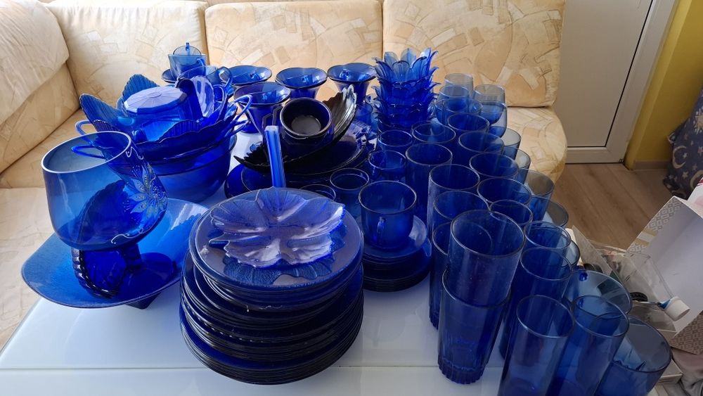 Син сервиз за хранене