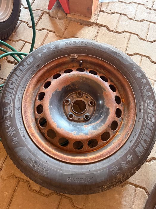 Roți iarnă 205/60/16