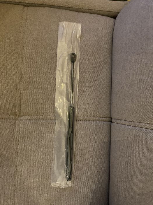 Амортисьор за багажник Suzuki Burgman 400 Yamaha T-Max 500  и 530