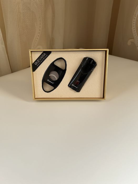 Подаръчен комплект за пури – карбон запалка и резачка, кутия