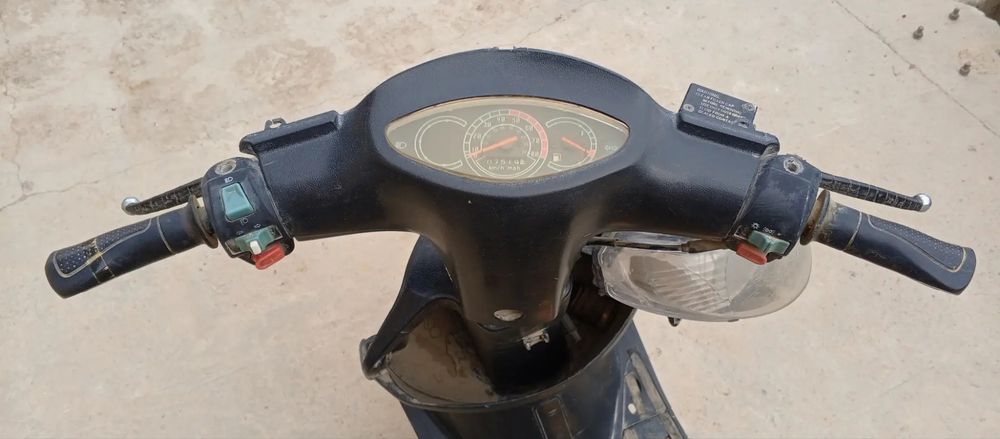 Скутер продается, требуется ремонт, заводится отлично