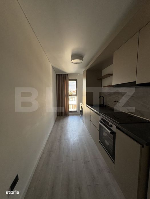 Apartament 3 camere, lux, parcare, zona UMF