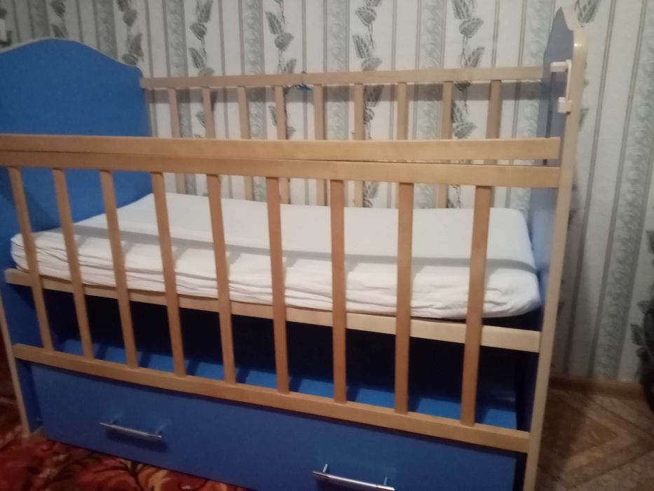 Продам детскую кроватку манеж