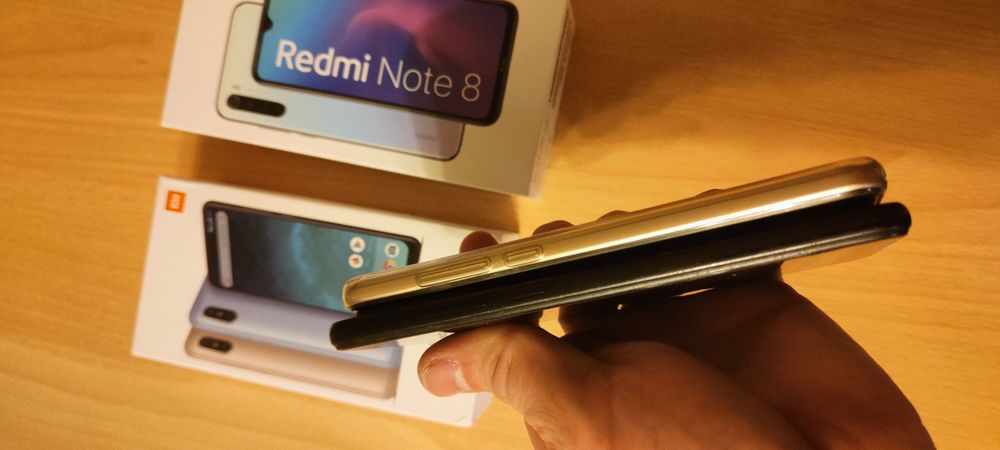 Продам 2 смартфона Xiaomi и планшет Huawei