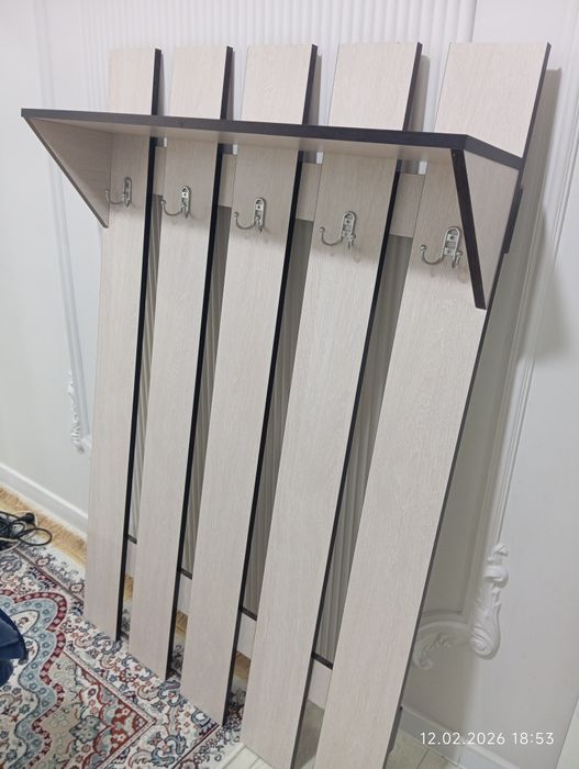 Вешалка с тумбой