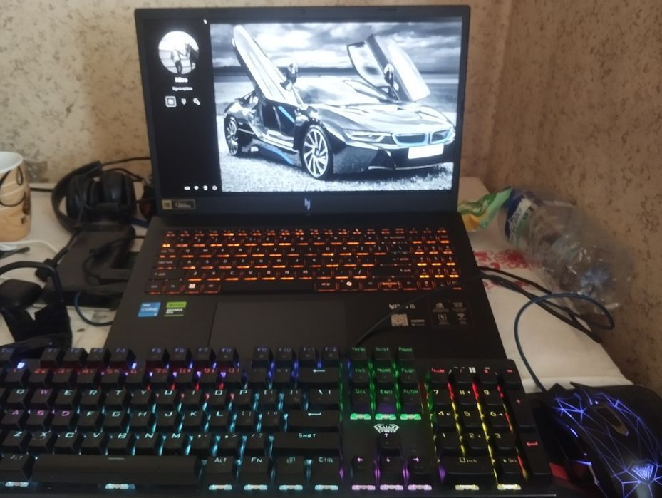 ACER NITRO V15  NOUTBOK  RTX 50.50 8GB  RAM 16GB  holati yangi alooooo