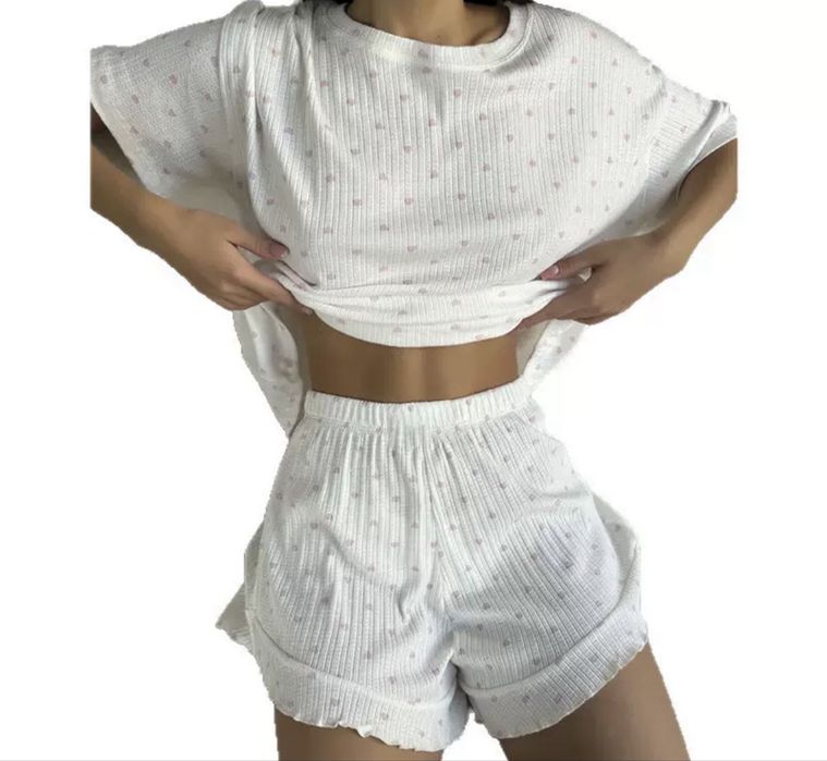 В наличии пижамы