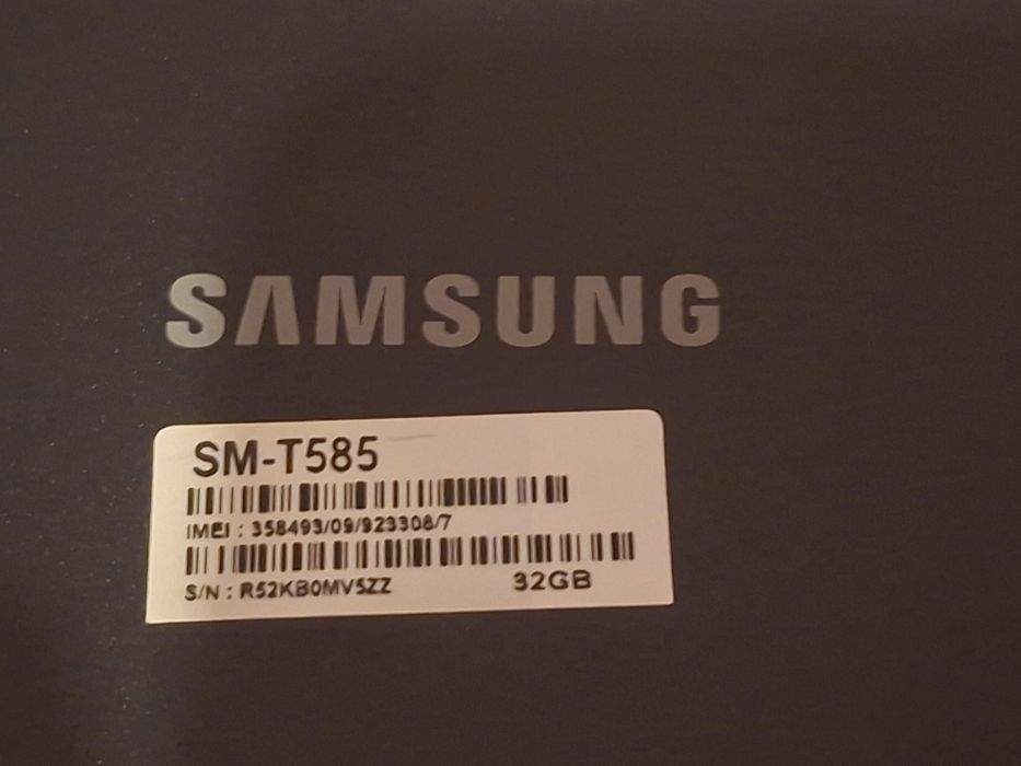 Vând Tabletă  Samsung Galaxy Tab A SM-T 585  2016  cu Sim