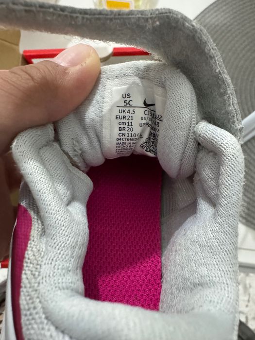 Маратонки Nike,21 номер