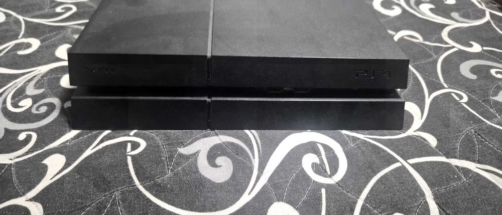 Playstation 4  джойстик червен на sony