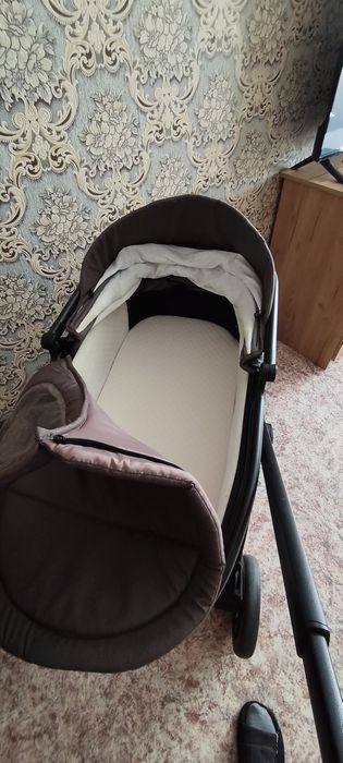 Продам коляску 2 в 1