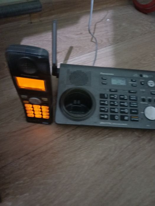 Продам радиотелефон 2 линии PANASONIC