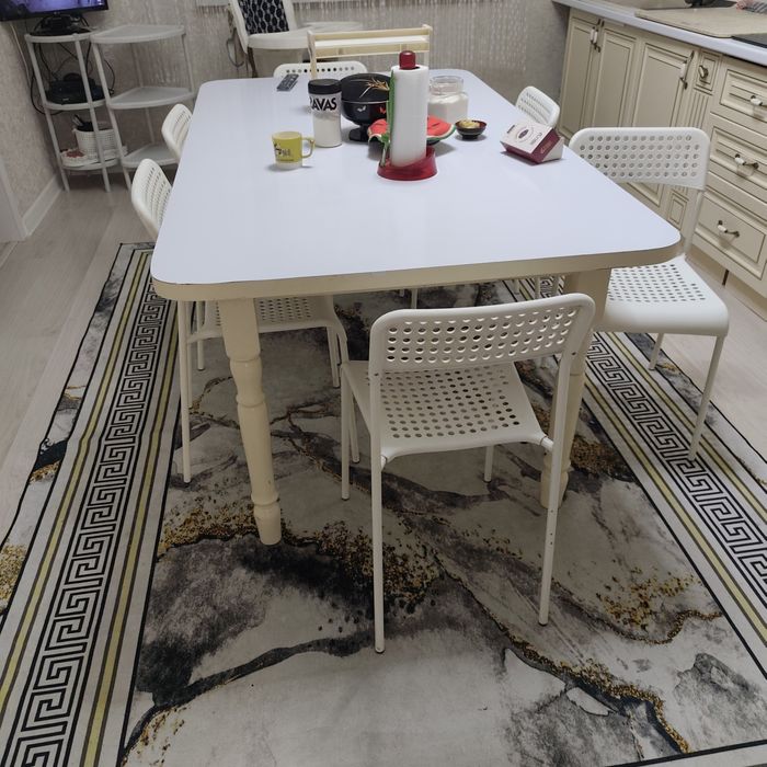 Стол дерево покупали в Армаде