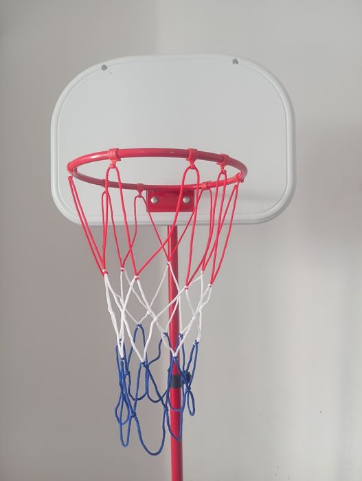 Bolalar uchun basketbol savati sotiladi! O'ynash uchun tayyor holatda