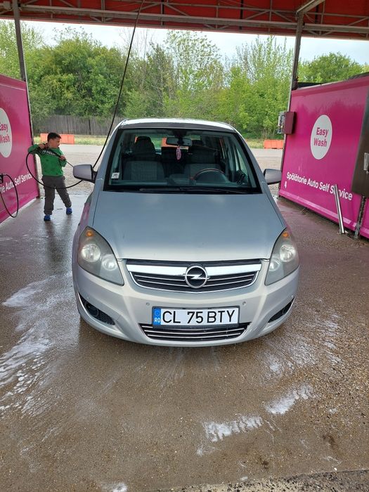 Opel Zafira  2011