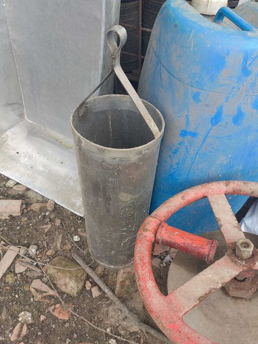 Manivela și galeata put