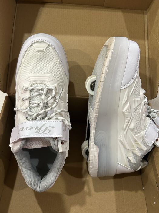 кроссовки с роликами