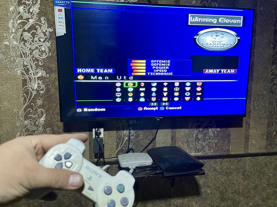 Playstation 1 (one slim чипованая)