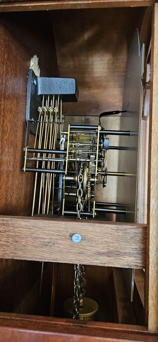 Колонен часовник