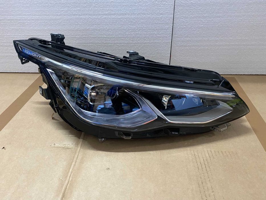 Far dreapta Led IQ LIght Matrix VW Golf 8 nou original