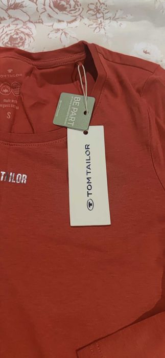 Дамски блузи подходящи за сезона