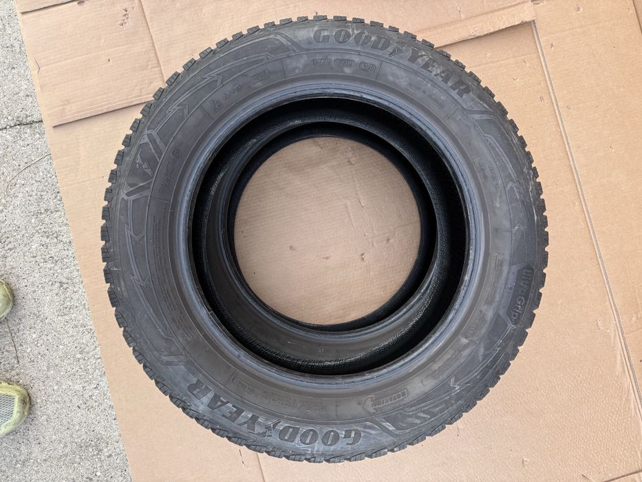 Зимни гуми Goodyear 205/60/16 dot4120 |7мм