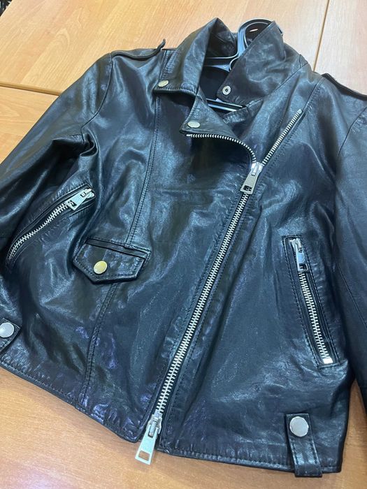 Продам куртку женскую