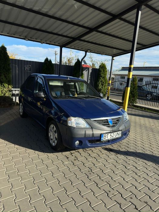 Vând Dacia Logan