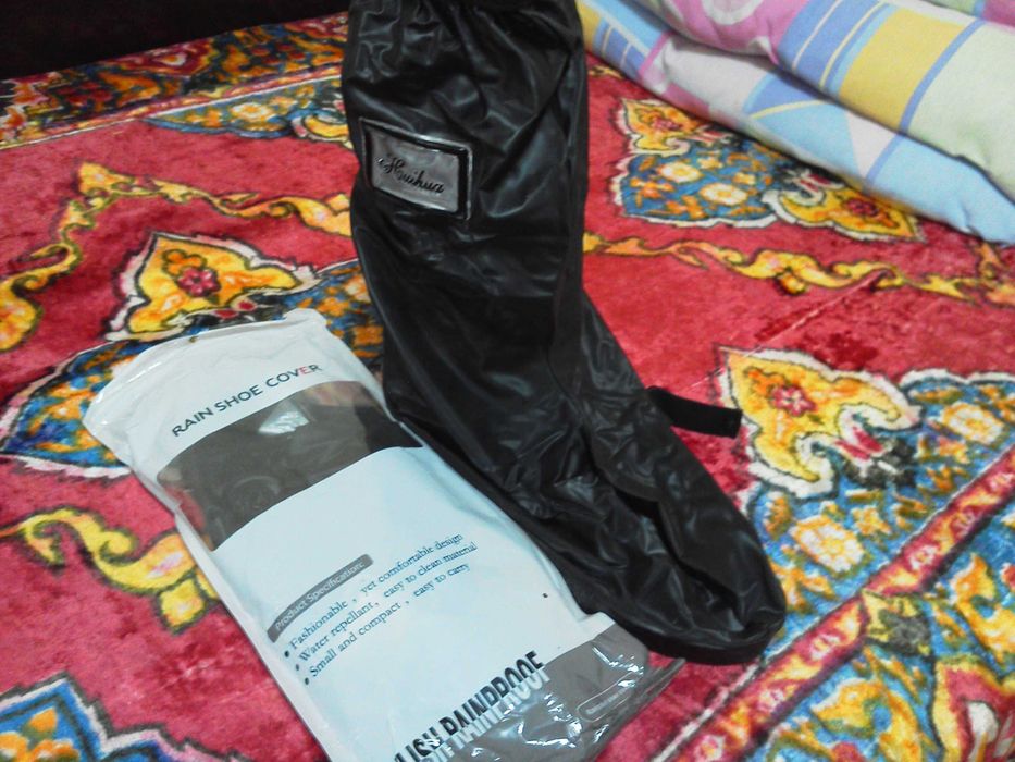 Husa Impermiabila pentru Incaltaminte cu Reflactor.